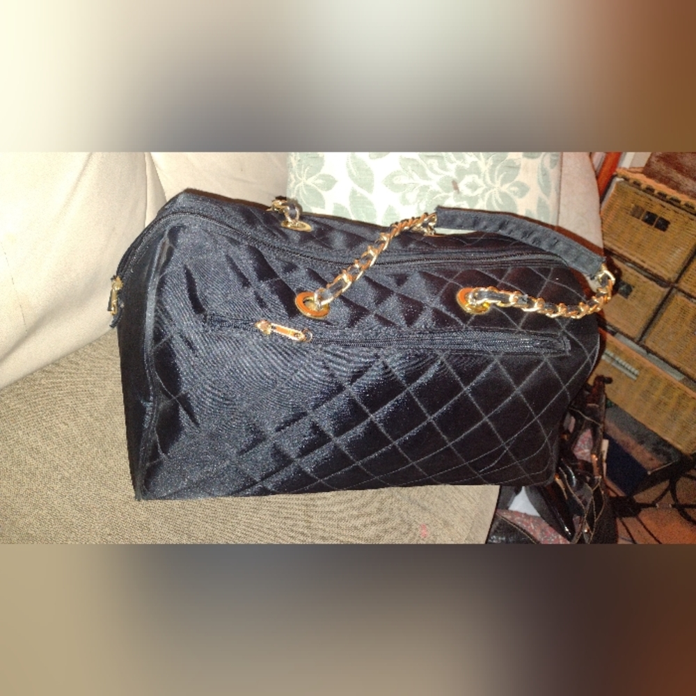 Quilted Black Jeanne Lottie JUMBO bag - Picture 3 of 5